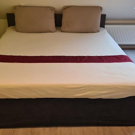 Helles Apartment In Berlin-Mariendorf ภายนอก รูปภาพ
