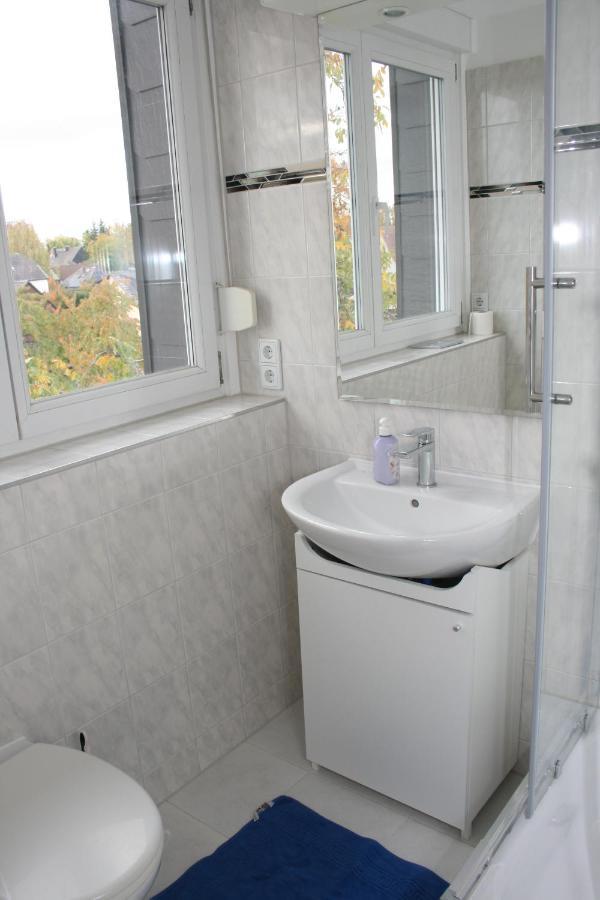 Helles Apartment In Berlin-Mariendorf ภายนอก รูปภาพ