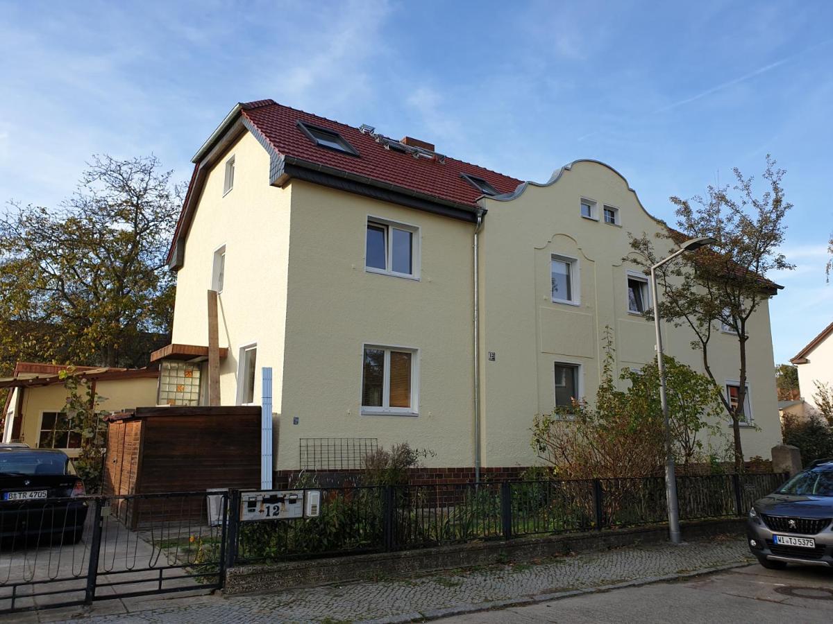 Helles Apartment In Berlin-Mariendorf ภายนอก รูปภาพ